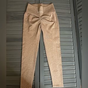 NVGTN scrunch butt leggings